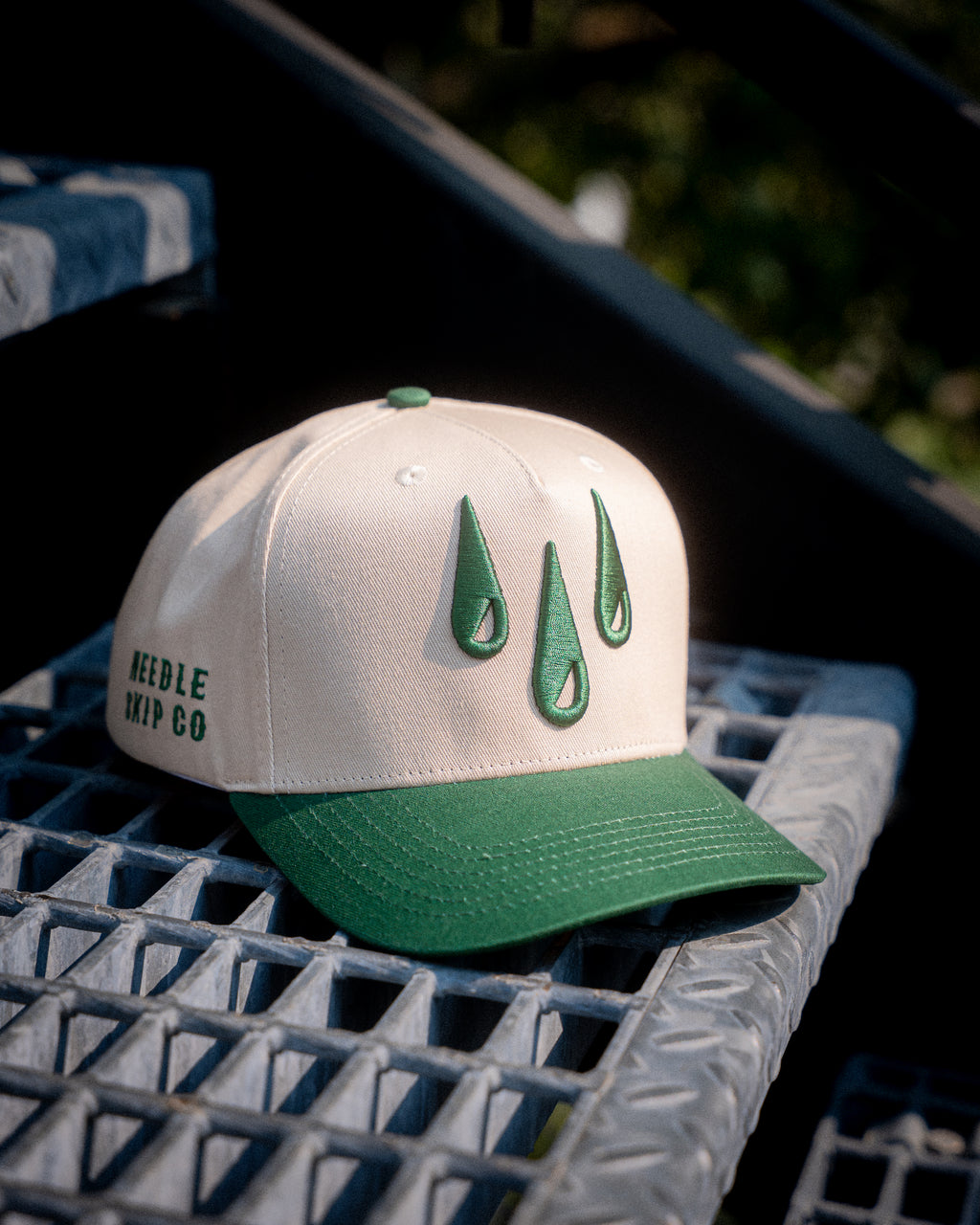 3 Drops Signature Snapback - Beige & Green